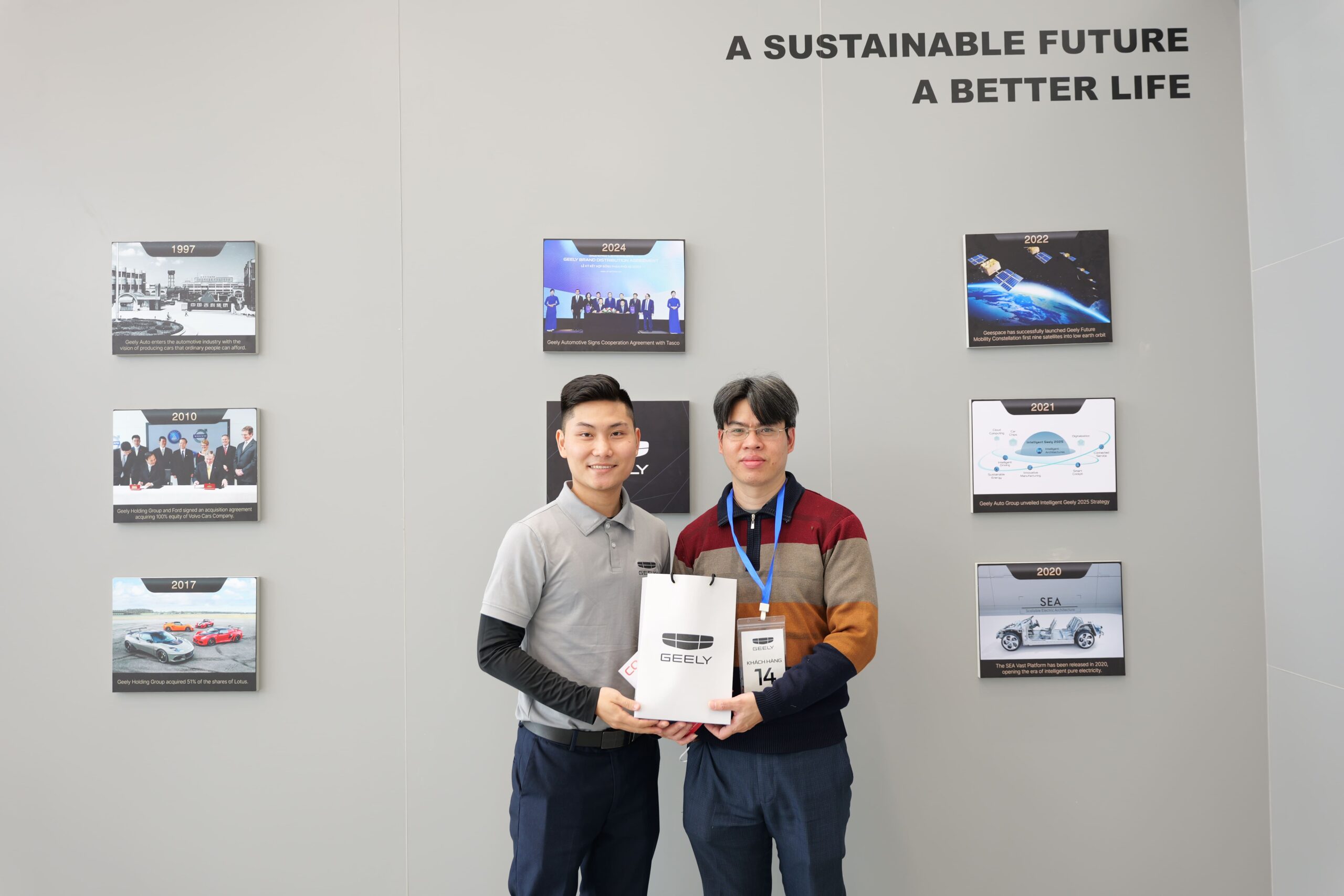 Những món quà độc quyền Geely Đông Sài Gòn tri ân khách hàng